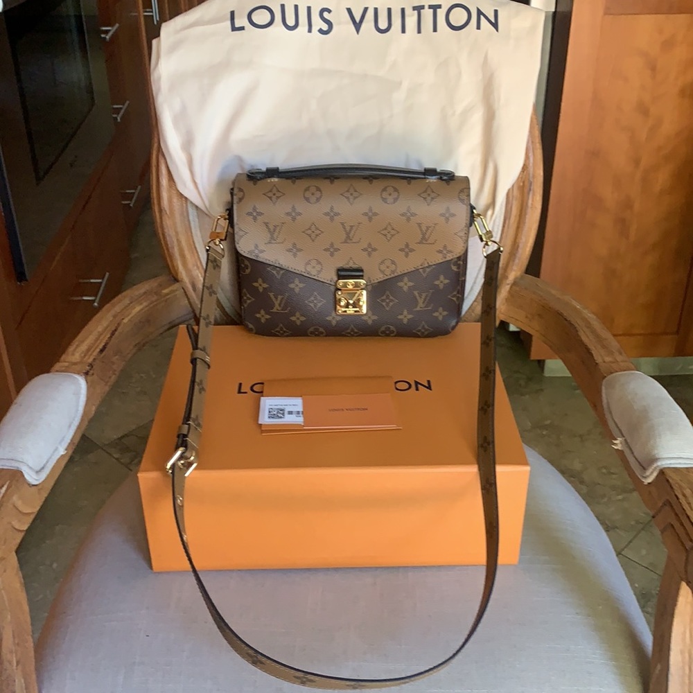 Louis Vuitton Reverse Monogram Pouchette Métis